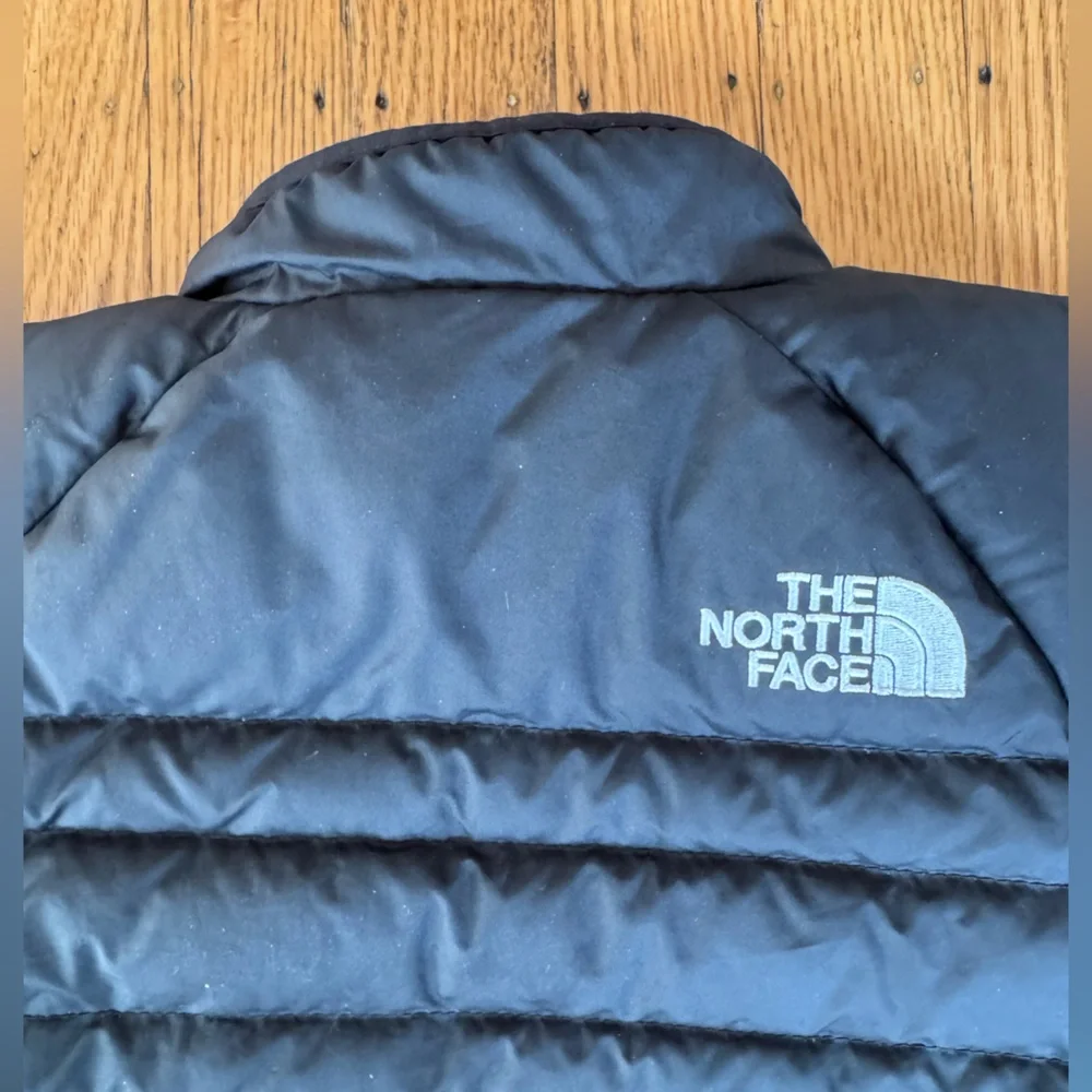 The North Face Kids Black Puffer Jacket - Picture 12 of 13